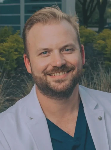 Chiropractor Dallas TX Adam Bohnenblust